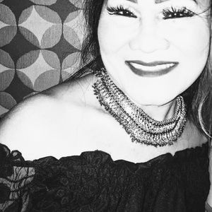 Meet your Posher, Aida